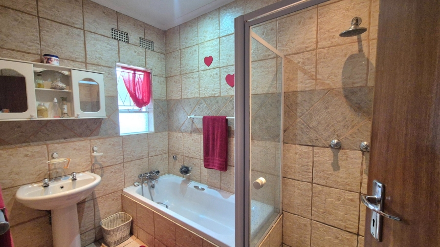 3 Bedroom Property for Sale in Vaalpark Free State